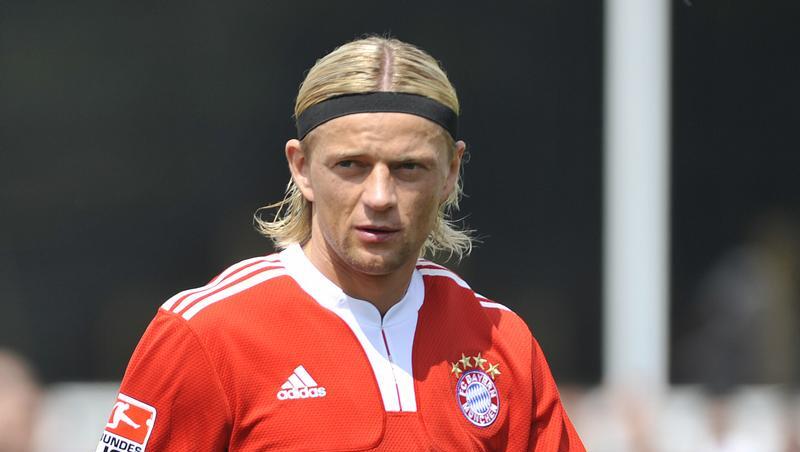 Den gibt's auch noch: Anatolij Timoschtschuk, Star der Ukraine, im Trikot des Rekordmeisters. Am Samstag gegen Hannover wird er gebraucht. Von Beginn an. Den gibt's auch noch: Anatolij Timoschtschuk, Star der Ukraine, im Trikot des Rekordmeisters. Am Samstag gegen Hannover wird er gebraucht. Von Beginn an.