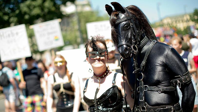 So bunt und schrill ist der CSD 2014: Die besten Bilder! So bunt und schrill ist der CSD 2014: Die besten Bilder!