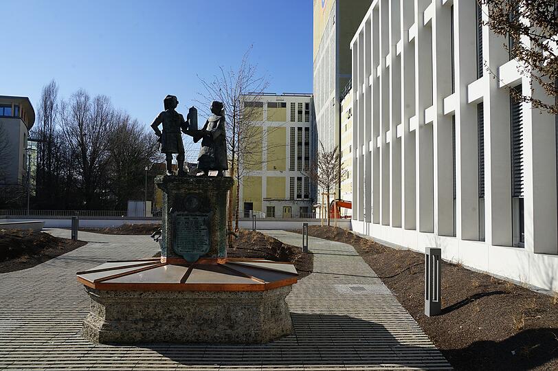 Der alte Paulaner-Brunnen ist davor in der Hochstraße gestanden.