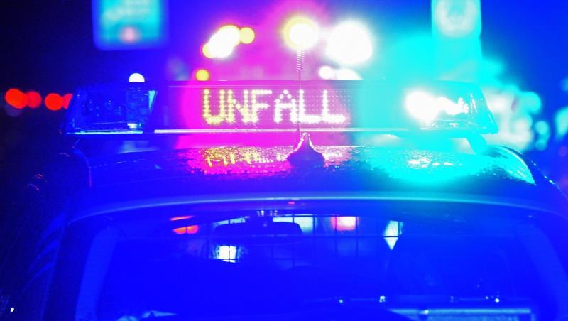 Ein Polizei Blaulicht ist bei der Unfallaufnahme zu sehen. Foto: Stefan Puchner/dpa/Symbolbild Ein Polizei Blaulicht ist bei der Unfallaufnahme zu sehen. Foto: Stefan Puchner/dpa/Symbolbild
