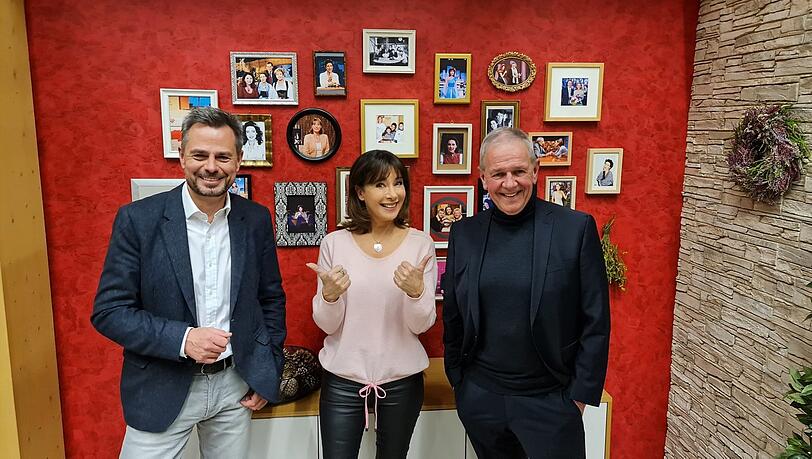 Die große (und gefühlvolle!) Abschiedssendung: Sabine Sauer mit "Wir in Bayern"-Kollege Michael Sporer (l.) und Überraschungsgast Fritz Egner.