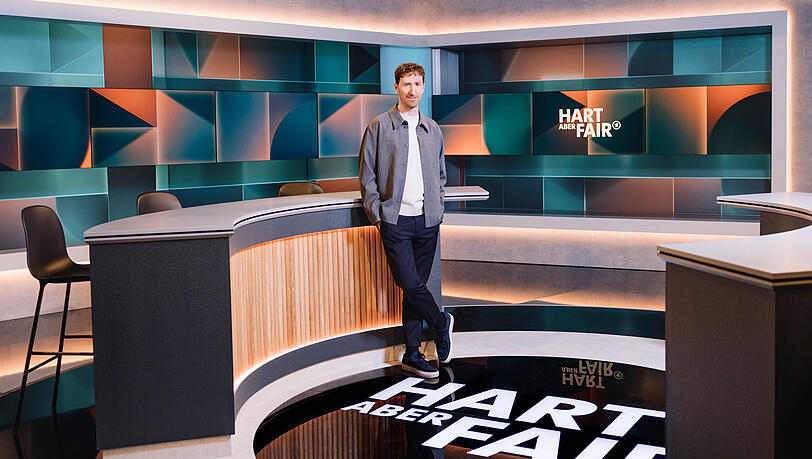 ARD und Louis Klamroth sprechen von Neustart und setzen auf ein neues "Hart aber fair"-Studio.