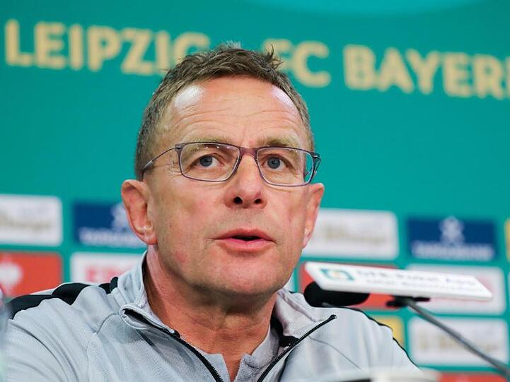 Leipzigs Trainer und Sportdirektor Ralf Rangnick spricht während der Pressekonferenz. Foto: Jan Woitas/dpa-Zentralbild