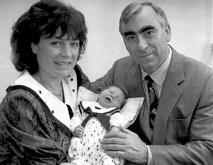 1995: Theo Waigel mit Frau Irene und Sohn Konstantin.