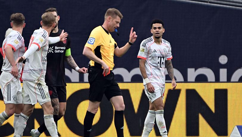 Bayern-St&uuml;rmer Luis Diaz bleibt nach seiner Gelb-Roten Karte f&uuml;r das n&auml;chste Spiel gesperrt.