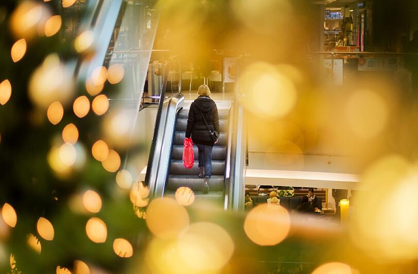 Je früher, desto leerer: 71 Prozent der Münchner kaufen inzwischen erst im Dezember ihre Geschenke &ndash; acht Prozent sogar erst am Heiligabend oder am Tag davor.