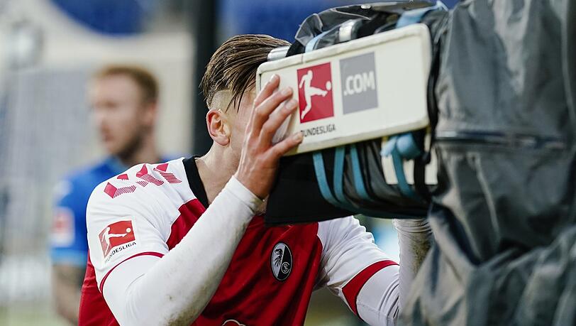 "Krasse Erlöse": Die Zerstückelung des Sportfernsehens ist im Fußball besonders weit gediehen. Die Fans müssen Abos abschließen.