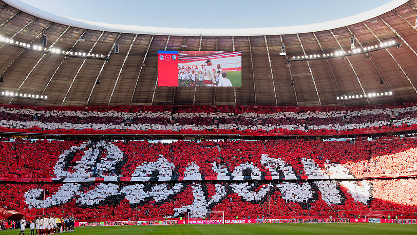 Die Bayern-Fans zeigten vor dem Duell gegen den VfL Bochum eine Giga-Choreo.