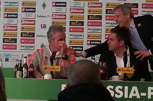 18.05.2013: Bei der Pressekonferenz nach seinem letzten Bundesligaspiel in Mönchengladbach rang Jupp Heynckes um Worte. Schließlich kamen ihm die Tränen.