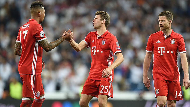 Geschlagen: Die Bayern-Stars Jerome Boateng, Thomas Müller und Xabi Alonso (von links). Geschlagen: Die Bayern-Stars Jerome Boateng, Thomas Müller und Xabi Alonso (von links).