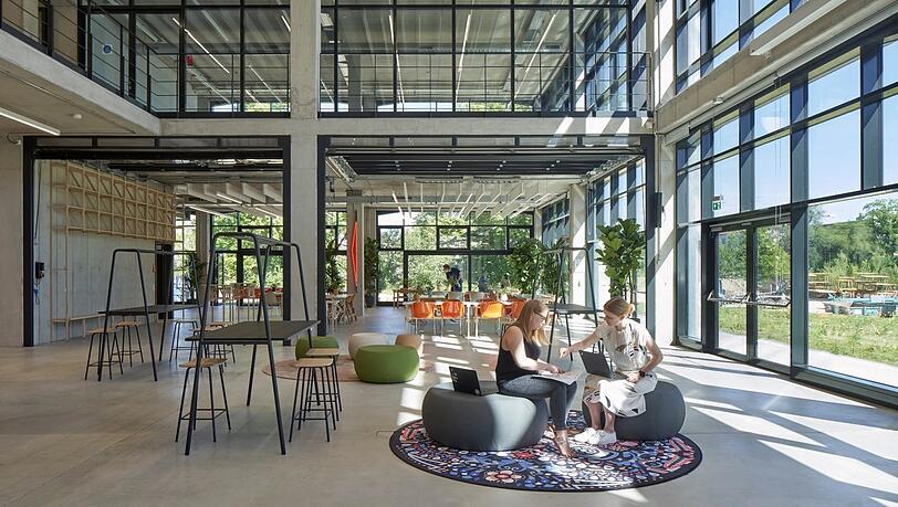 Im Munich Urban Colab (MUC) an der Freddie-Mercury-Straße toben sich junge Studierende sowie Start-ups aus. Im Munich Urban Colab (MUC) an der Freddie-Mercury-Straße toben sich junge Studierende sowie Start-ups aus.