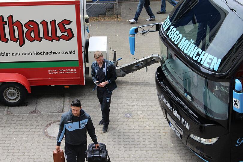 Die ersten Bilder aus Karlsruhe.