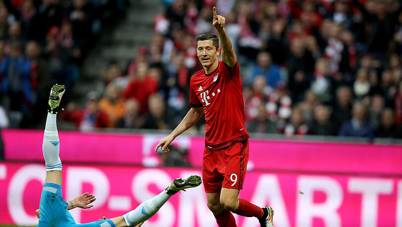 Robert Lewandowski machte mit seinem Doppelpack den Weg frei zum 3:0-Sieg des FC Bayern. Robert Lewandowski machte mit seinem Doppelpack den Weg frei zum 3:0-Sieg des FC Bayern.