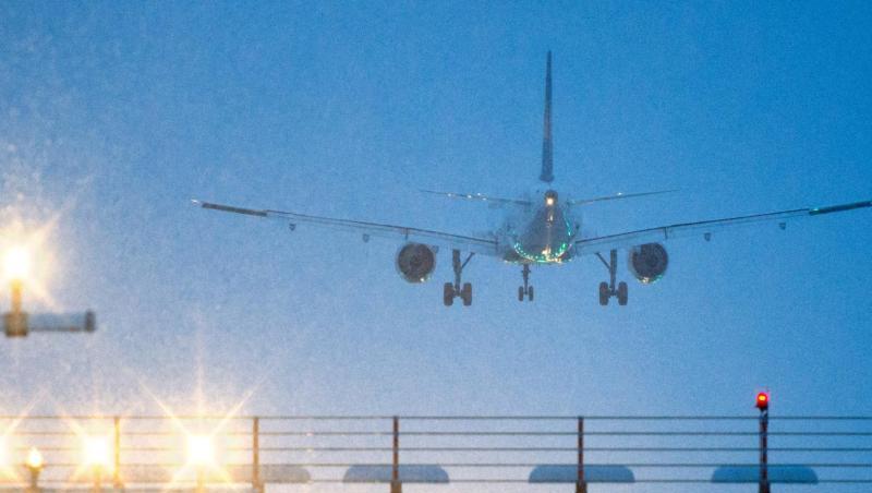 Deutschlands Flughäfen haben im ersten Halbjahr einen dramatischen Rückgang der Passagierzahlen erlitten. Deutschlands Flughäfen haben im ersten Halbjahr einen dramatischen Rückgang der Passagierzahlen erlitten.
