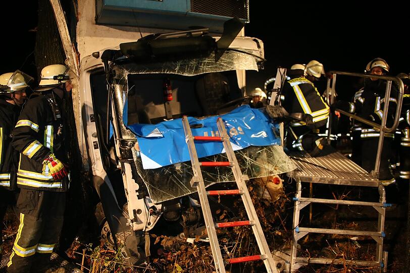 Unfall zwischen Dorfen und Erding: Drei Lkw sind in einen Crash verwickelt. Die Bilder vom Crash.