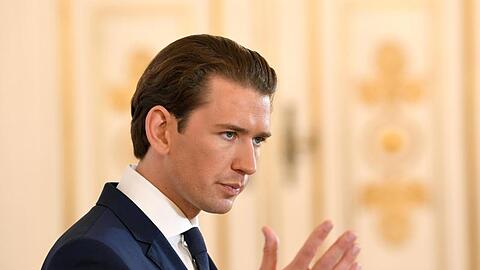 Sebastian Kurz, Bundeskanzler von Österreich, spricht bei einer Pressekonferenz. Foto: Roland Schlager