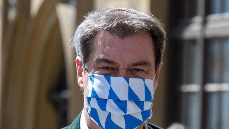 Markus Söder kommt zu einem Corona-Krisentreffen mit seinem baden-württembergischen Amtskollegen Kretschmann. Markus Söder kommt zu einem Corona-Krisentreffen mit seinem baden-württembergischen Amtskollegen Kretschmann.