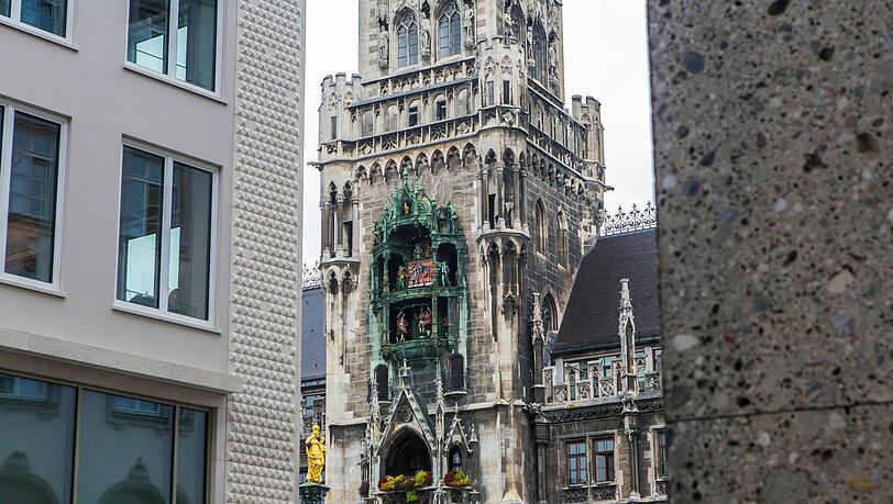 Der Turm gilt als beliebter Aussichtspunkt: Das Neue Rathaus am Marienplatz in München ist Sitz des Oberbürgermeisters, des Stadtrates und Hauptsitz der Stadtverwaltung. (Archivbild)