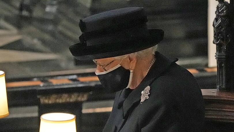 Queen Elizabeth II. während der Trauerfeier für Prinz Philip.