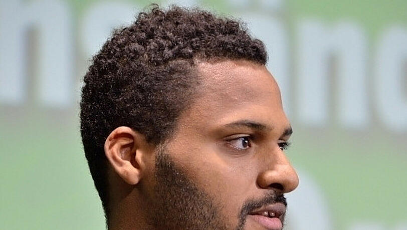 Stimmkreis 105 München-Moosach - Benjamin Adjei (Grüne): Am Abend sah es nach einer Sensation aus: 26,5 Prozent hatte der Grünen-Newcomer. Ein Rennen mit Mechthilde Wittmann von der CSU. Sie konnte 26 Prozent der Wähler überzeugen. Eng. Stimmkreis 105 München-Moosach - Benjamin Adjei (Grüne): Am Abend sah es nach einer Sensation aus: 26,5 Prozent hatte der Grünen-Newcomer. Ein Rennen mit Mechthilde Wittmann von der CSU. Sie konnte 26 Prozent der Wähler überzeugen. Eng.