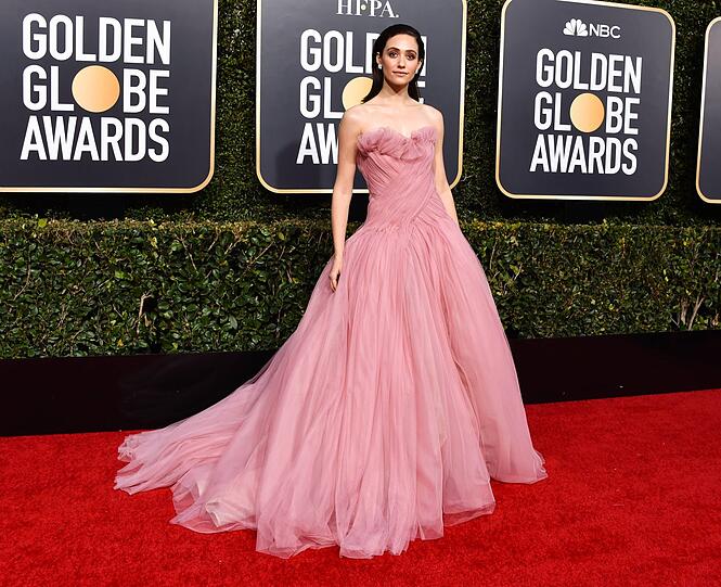 Top: Sehr mädchenhaft und ganz in rosa Tüll zeigt sich Emmy Rossum bei den Golden Globes. Man könnte meinen, sie sei einem Märchen entsprungen.
