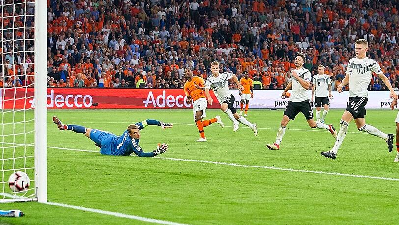 Ein Schuss, ein entsetzter Blick von Nationaltorwart Manuel Neuer &ndash; 0:3! Im Oktober 2018 fertigt die Niederlande um Torschütze Georginio Wijnaldum (links) die deutsche Nationalmannschaft in der Nations League ab.