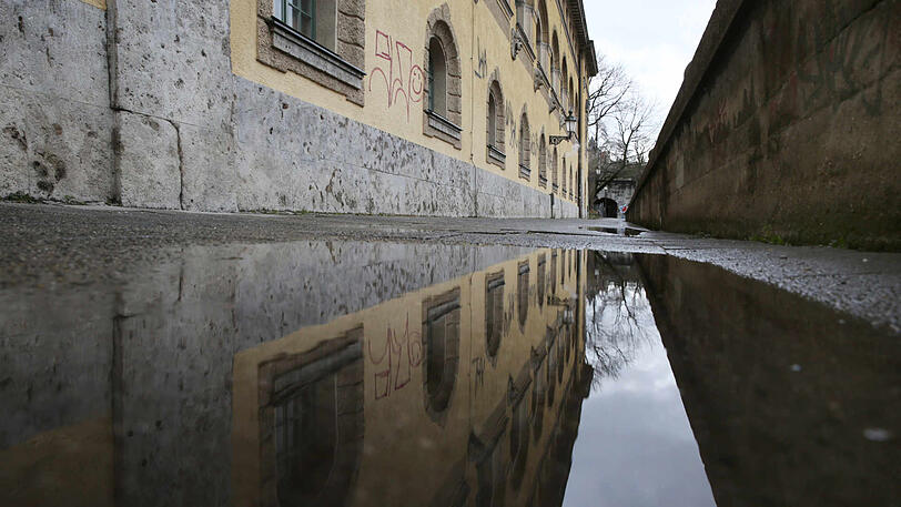 Bilder vom stürmischen Dienstag in München. Mittlerweile hat der Deutsche Wetterdienst die Unwetterwarnung aufgehoben.