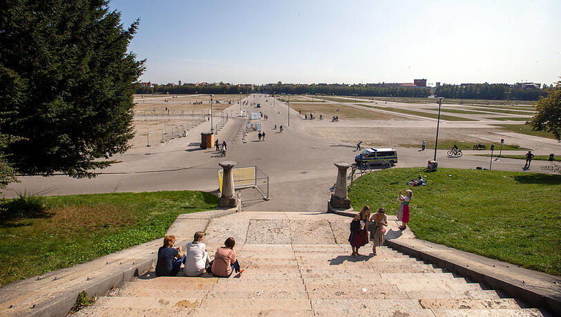 Kein Zelt nirgends: Blick auf die Theresienwiese am Anstich-Samstag im September 2020. Kein Zelt nirgends: Blick auf die Theresienwiese am Anstich-Samstag im September 2020.