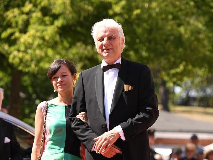 Schauspieler Udo Wachtveitl mit seiner Freundin Lila Schulz.
