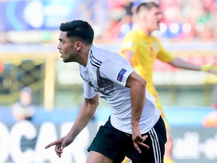 Nadiem Amiri jubelt nach seinem Tor zur 1:0-Führung für Deutschland.
