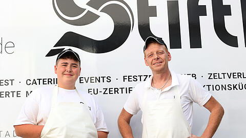Andreas Jung und sein Sohn Dominik pendeln jeden Morgen nach München, um für die Familie Stiftl zu arbeiten. Das Oktoberfest bedeutet für die Zwei mehr Stress- trotzdem ist die Vorfreude groß.