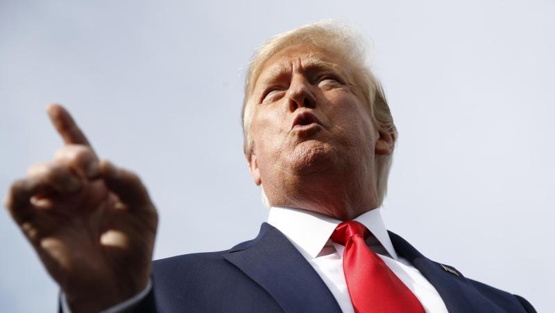 Trump erneuerte auch seine Kritik an der US-Notenbank Fed. Sie solle die Zinsen senken und ihre Geldpolitik lockern. Trump erneuerte auch seine Kritik an der US-Notenbank Fed. Sie solle die Zinsen senken und ihre Geldpolitik lockern.