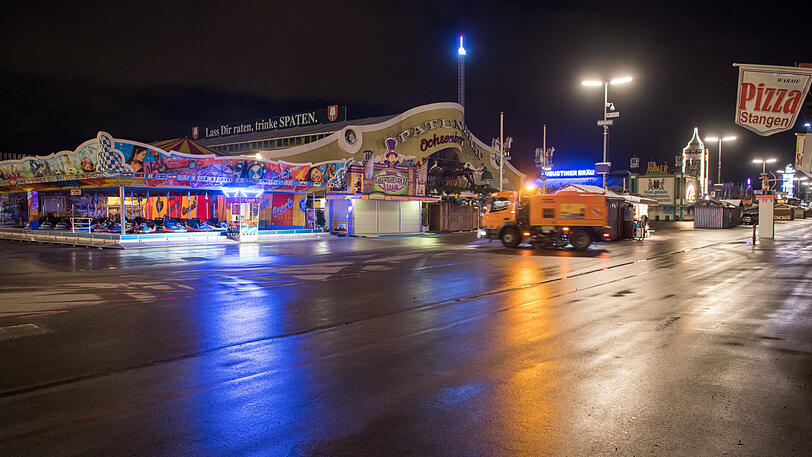Die Ruhe vor dem Sturm: Wiesn-Bilder vom frühen Samstagmorgen.