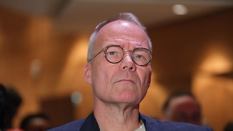 Habecks Entwurf des Heizungsgesetzes sei völlig chaotisch strukturiert gewesen, sagt SPD-Generalsekretär Miersch.