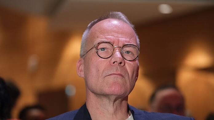 Habecks Entwurf des Heizungsgesetzes sei völlig chaotisch strukturiert gewesen, sagt SPD-Generalsekretär Miersch.