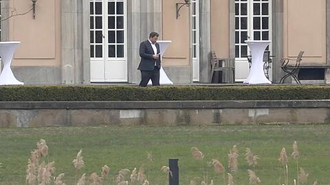 Finanzminister Klingbeil in der Villa Borsig, dem G&auml;stehaus des Ausw&auml;rtigen Amts am Tegeler See.