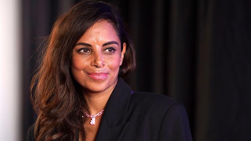 Collien Fernandes wird 45 Jahre alt. Collien Fernandes wird 45 Jahre alt.