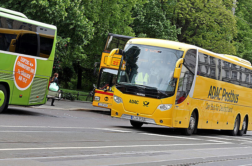 Deutsche Touristen reisen immer häufiger mit dem Bus in den Urlaub.