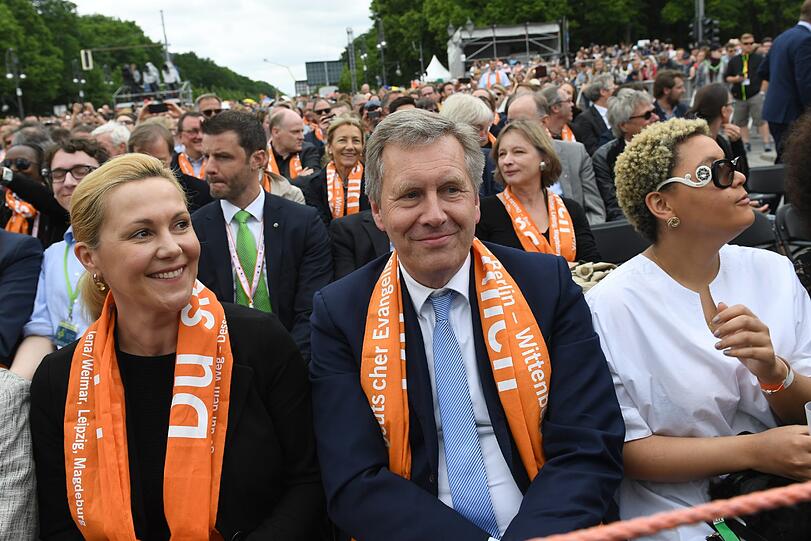Auch Christian Wullf und Ehefrau Bettina sind gekommen.