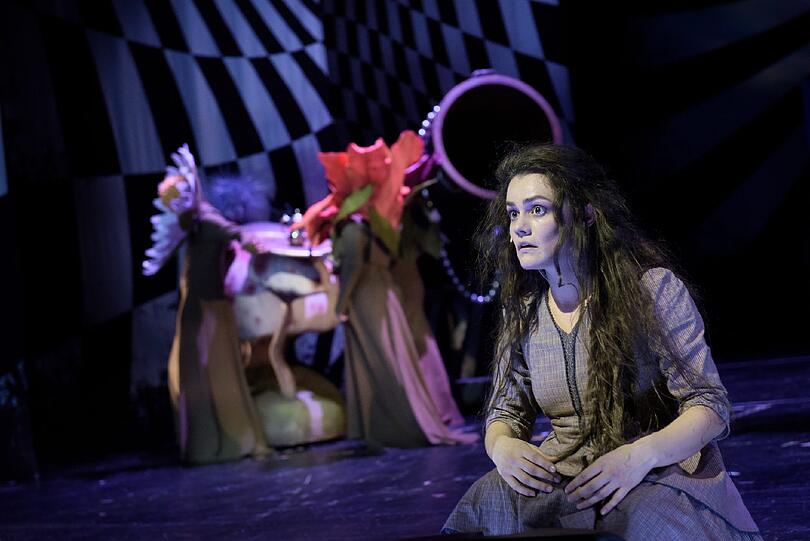 "Alice im Wunderland" mit Anna Graenzer in der Titelrolle.