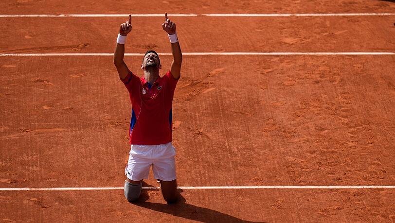 Novak Djokovic ist nach seinem Olympiasieg überwältigt. Novak Djokovic ist nach seinem Olympiasieg überwältigt.