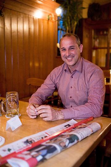 Robert Eisele (49) aus Milbertshofen meint: &bdquo;Bei der Kommunalwahl habe ich Sabine Nallinger gewählt. Am Sonntag sind deshalb beide Kandidaten für mich nur die zweite Wahl. Ich wähle dann Dieter Reiter."