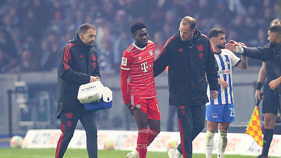 Musste nach 64 Minuten ausgewechselt werden: Bayern-Star Alphonso Davies.