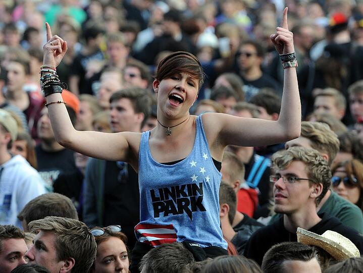 Dass Festivals hauptsächlich von Männern frequentiert werden, stimmt schon lange nicht mehr. Aber wer hat die schönsten Frauen?