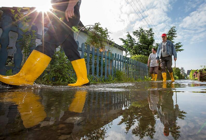 Aktuelle Bilder vom Hochwasser: In den betroffenen Städten beginnt das große Aufräumen wie hier in Gera