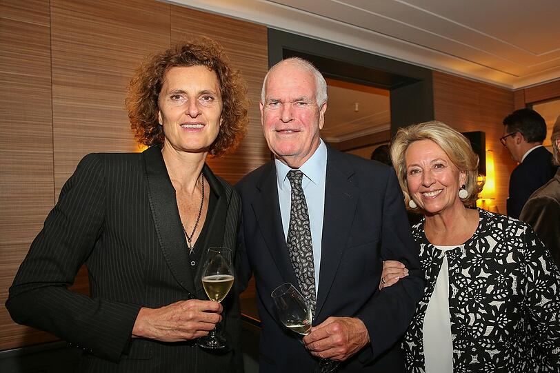Innegrit Volkhardt (Bayerischer Hof, l.) mit Wolfgang und Marianne Wille (Dallmayr).