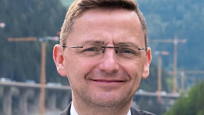 Der 49-jährige Karl Mühlsteiger ist Namensgeber der Partei "Offene Gemeindeliste Bürgermeister Karl Mühlsteiger", die im Gemeinderat die absolute Mehrheit hält. Der 49-jährige Karl Mühlsteiger ist Namensgeber der Partei "Offene Gemeindeliste Bürgermeister Karl Mühlsteiger", die im Gemeinderat die absolute Mehrheit hält.