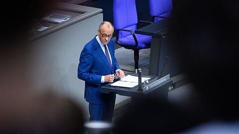 Kurz vor der Sommerpause gibt der Kanzler noch einmal eine Regierungserklärung ab. Kurz vor der Sommerpause gibt der Kanzler noch einmal eine Regierungserklärung ab.