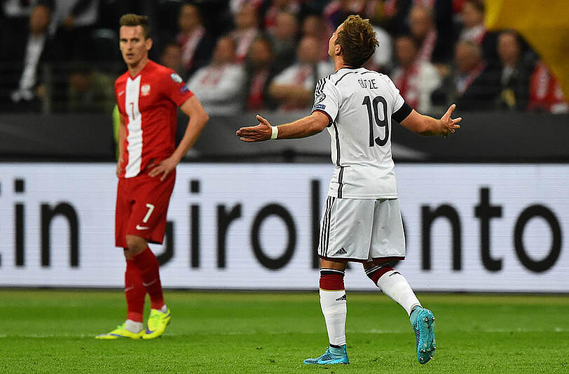 Die DFB-Elf gewinnt das wichtige EM-Qualispiel gegen Polen mit 3:1 und ist jetzt ganz nah dran an der Europameisterschafts-Teilnahme. Die Bilder.