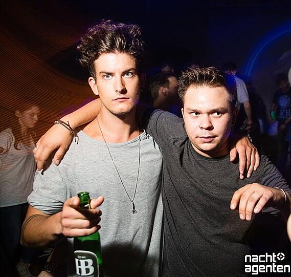 "Gute Laune Hoch 10" lautete das Motto im Ampere. Hoch 10 deshalb, weil insgesamt zehn Stunden lang gefeiert wurde und zehn 10 DJ's vor Ort waren.